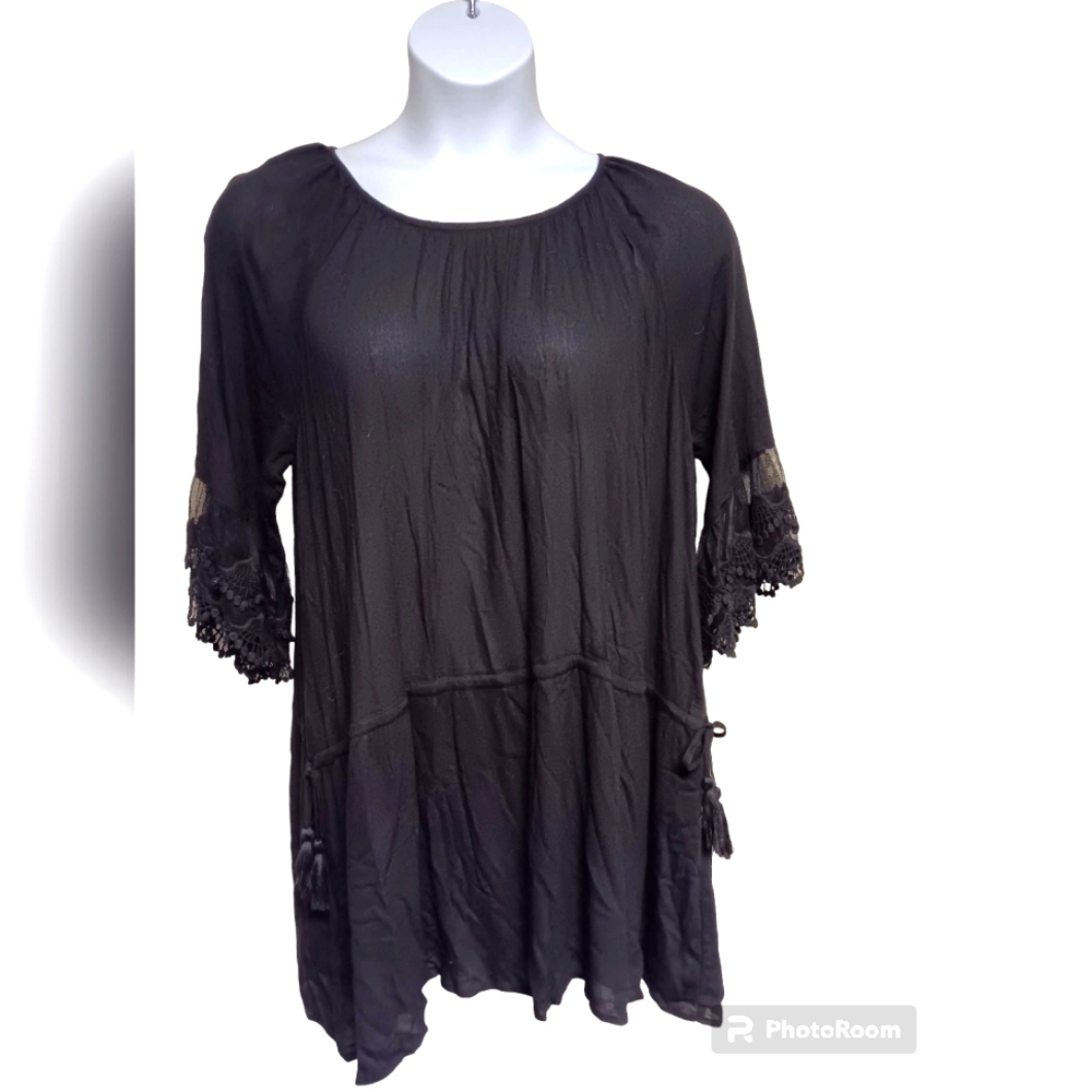 Umgee Tunic Top NWT